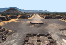 Teotihuacan, Calzada des los muertos