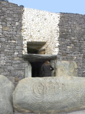 Newgrange, Eingang