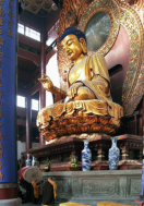 Lingyin Tempel, Goldener Buddha